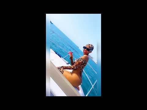 HUDAH MONROE Twerking on a yatch in Dubai