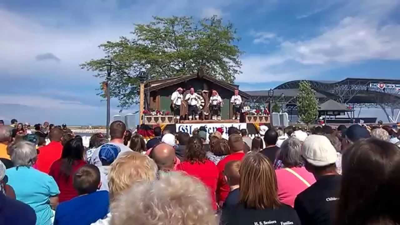 Milwaukee Germanfest 2014 Human Glockenspiel YouTube