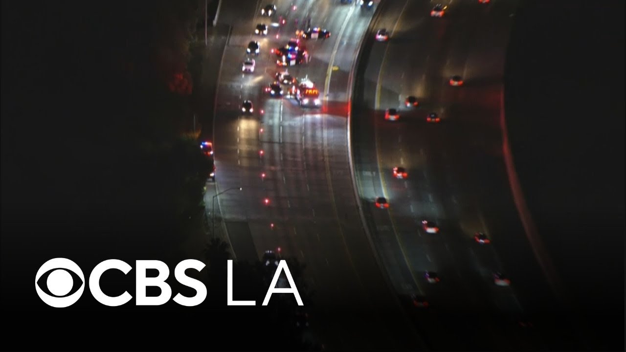 Pedestrian killed in crash on 405 Freeway - YouTube