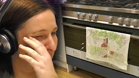Expecting Mum Discovers UNBELIEVABLE Gift in Oven