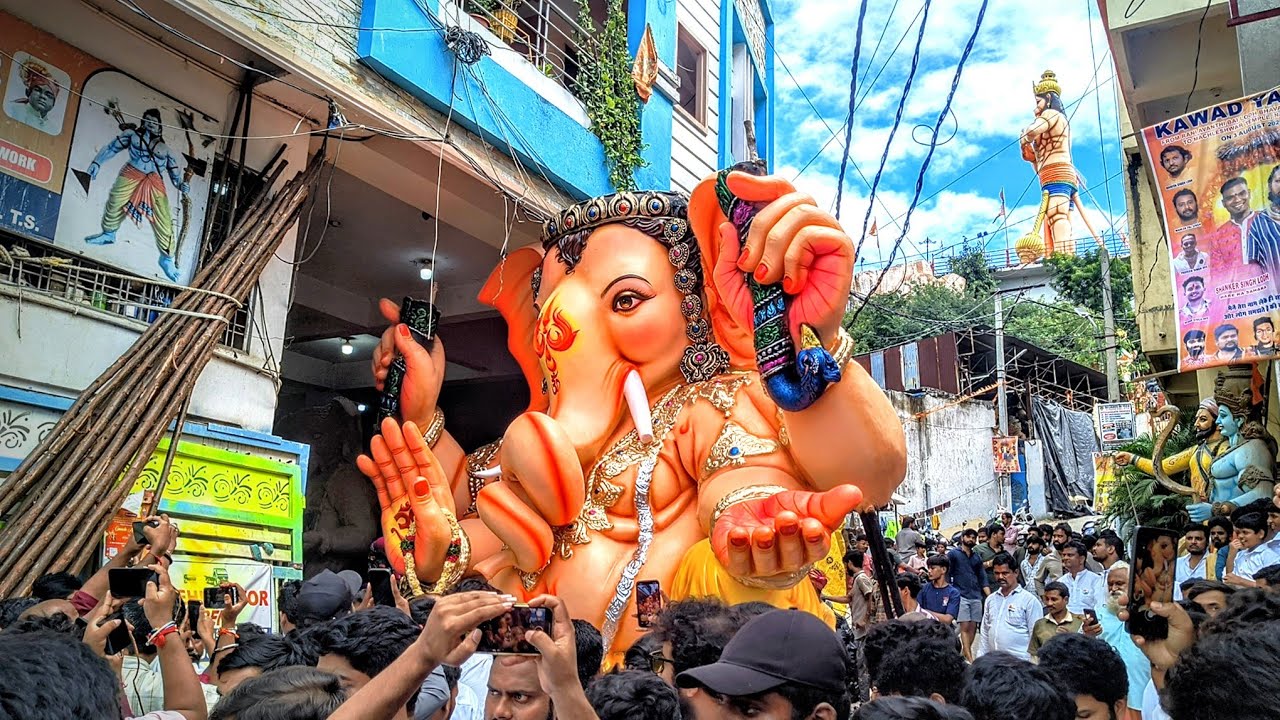 Balapur ganesh 2025 | Ganesh Transporting to Balapur Ganesh Pandal | Balapur Ganesh Aagman 2025