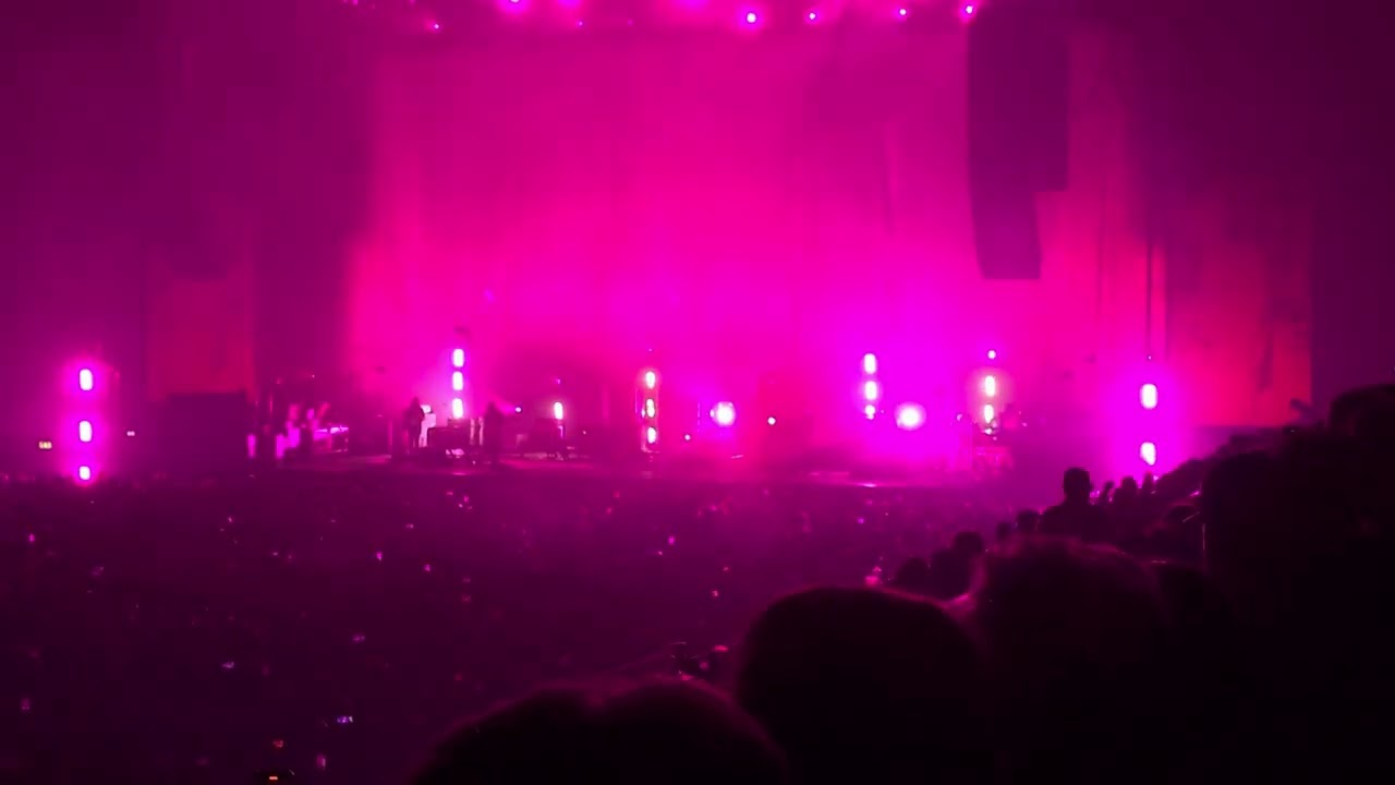 My Bloody Valentine - Only Shallow (Live at OVO Arena Wembley, London, on 25/11/2025)