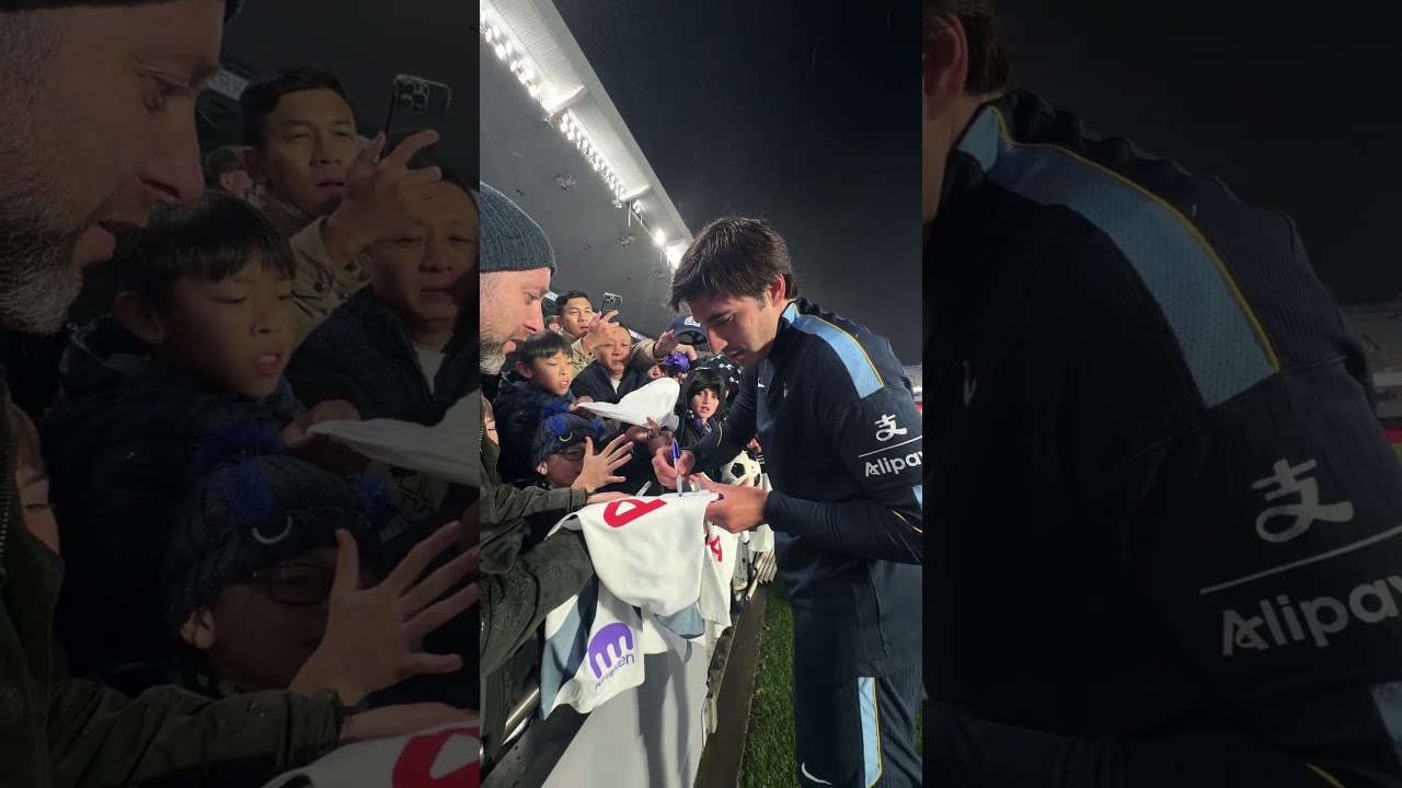 Meeting our fans in Auckland 🫶