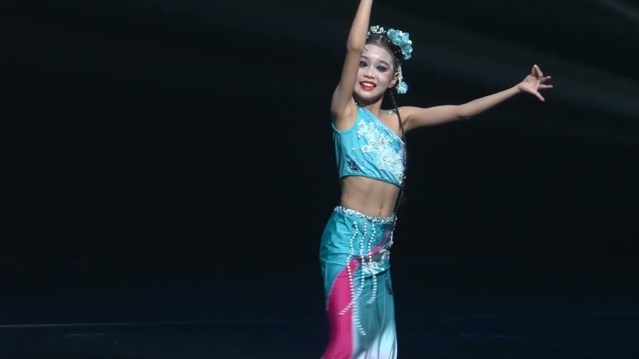 The Cute-wonderful dance performance !growing young dancer 13