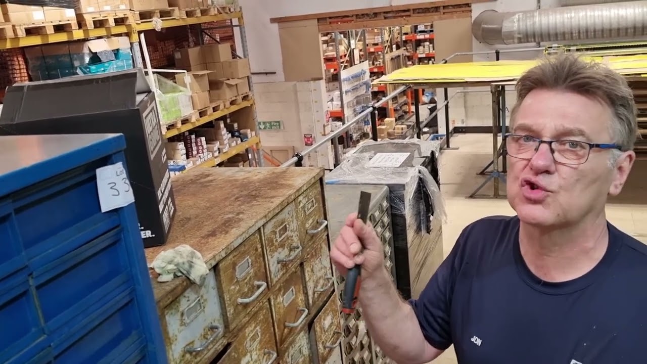 Как удалить старые, трудновыводимые жирные пятна с помощью салфеток. Купите салфетки Uniwipe Ultr...