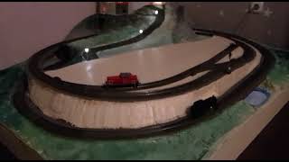 Märklin pfiffige kleinanlage Verkabelung grob fertig.  Automatischer Ablauf klappt