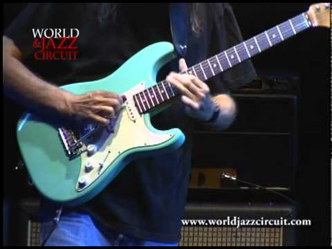 DENNIS CHAMBERS JEFF BERLIN SCOTT HENDERSONTHE SUPER TRIO