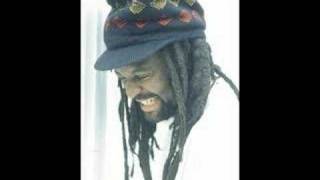 Lucky Dube " Never leave you " chords