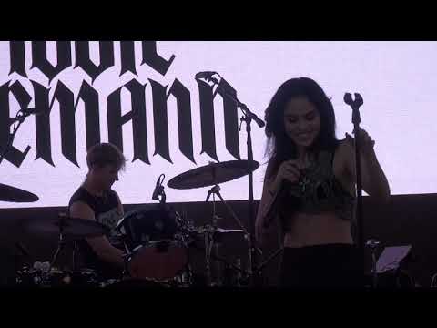 Maggie Lindemann - Loner