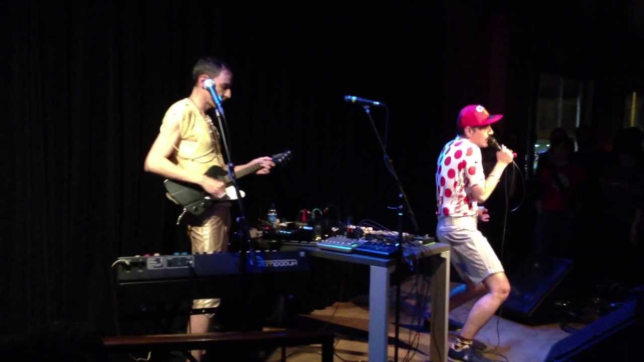 Hidrogenesse, Vuelve conmigo a Italia