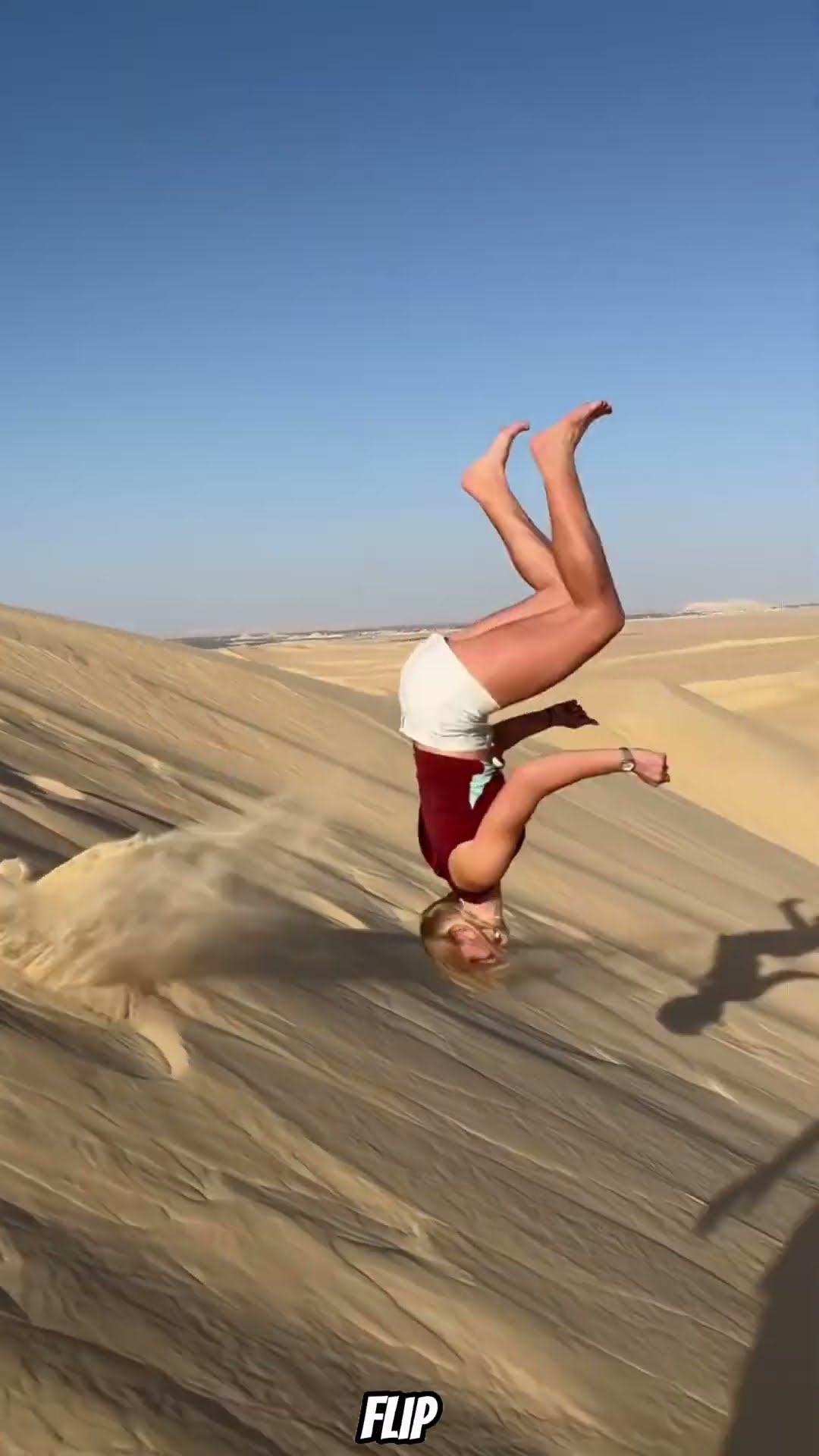 Girl's risky back clip #shortvideo