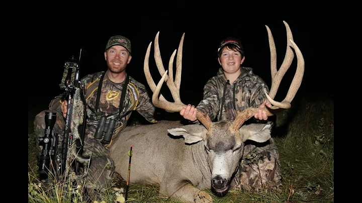 WORLD RECORD MONSTER CROSSBOW MULE DEER BY 13 YEAR OLD! 200"+ | L2H S08E01 "Thirteen for a King"