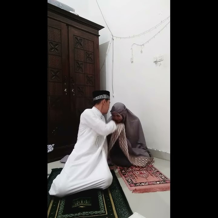 SHOLAT BERSAMA ISTRI