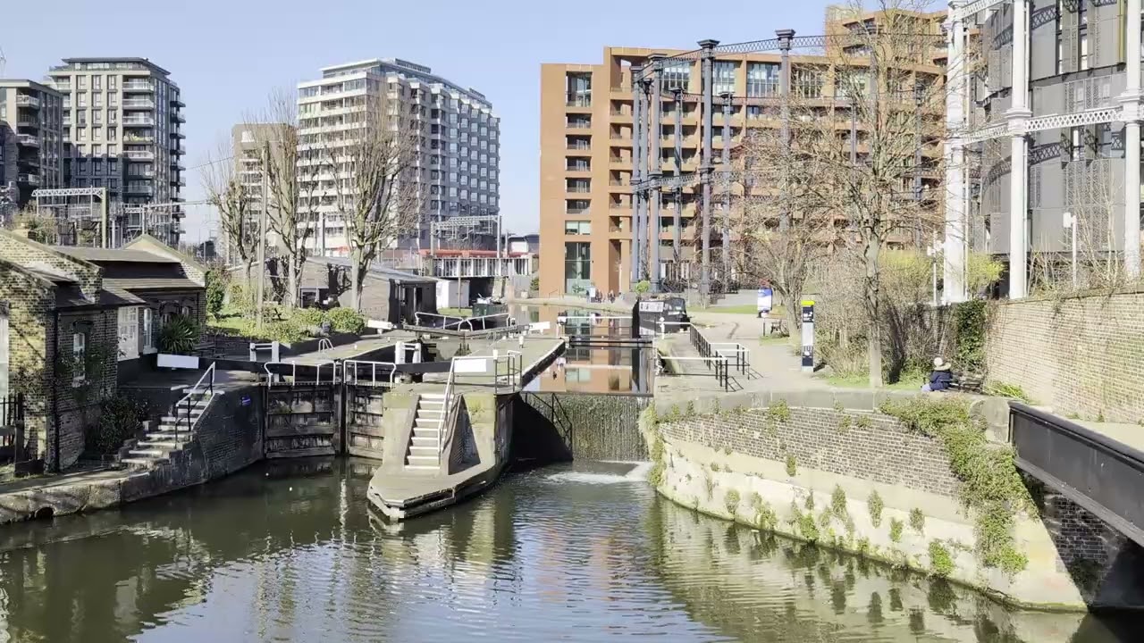 St Pancras Lock, Regent's Canal.  (2025)