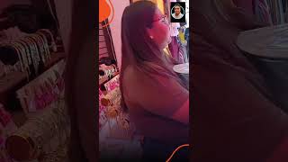 mujer invade puesto para comer tacos en la calle, que falta de empatía y soberbia #tacos