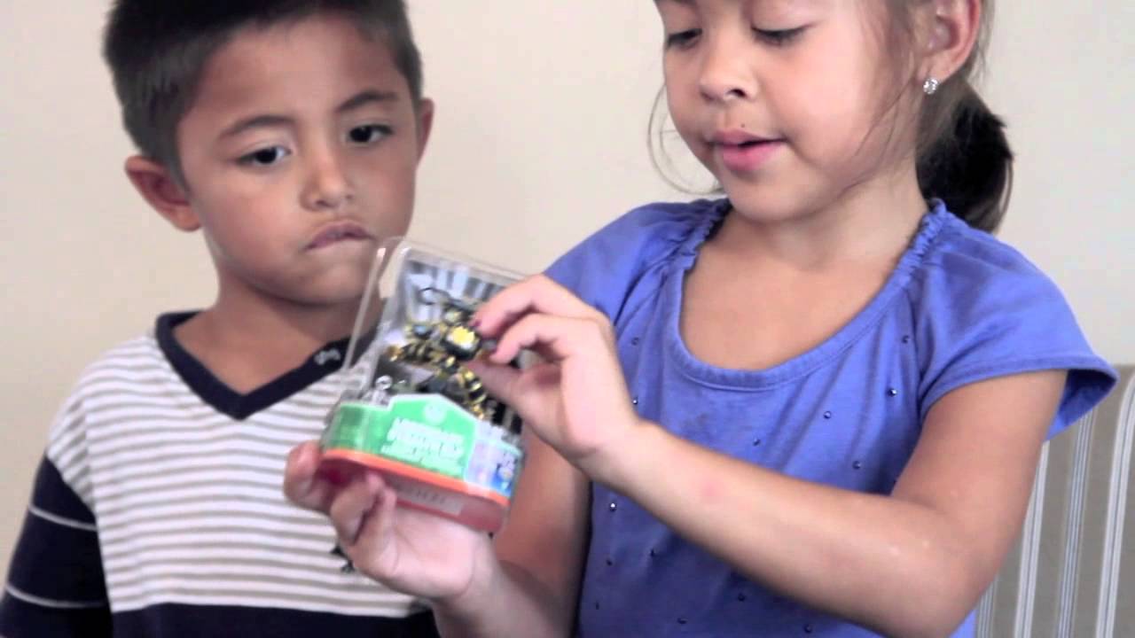 CallieReviews: Skylanders Giants: Legendary Stealth Elf Unboxing