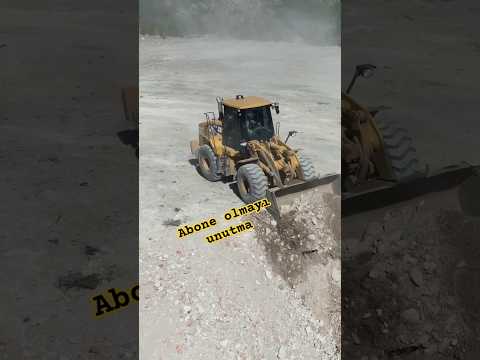 en çok izlenen efsane loderci iş başında #music #caterpillar #keşfet #bulldozer #tiktok #fyp