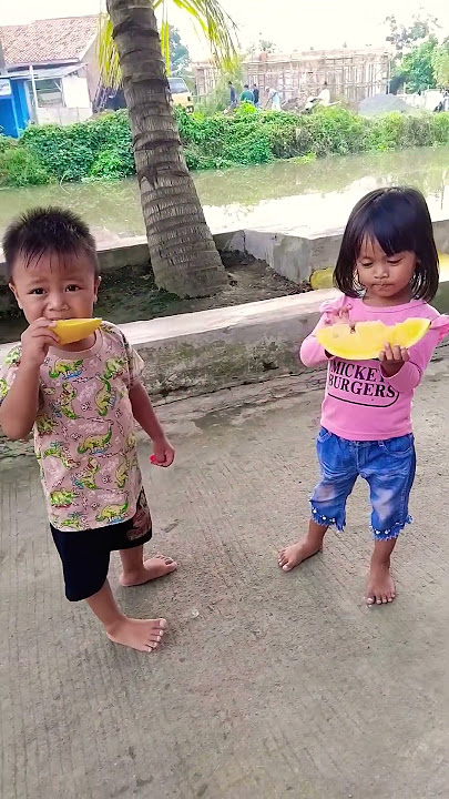 yellow watermelon #funny #cute #cutebaby #tagged #baby #kulopunangkattangan #comedy