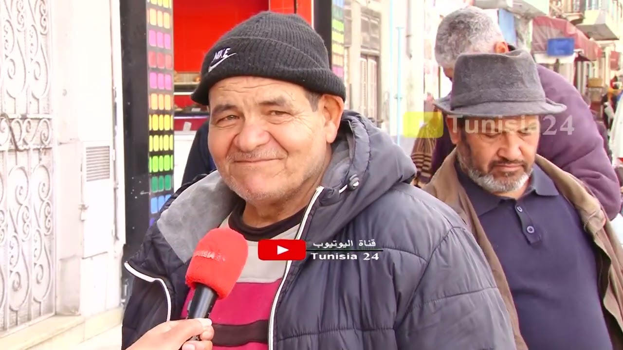 منين باش ثجي ريحة رمضان والقهاوي محلولة..توا ثمة كان ريحة الدخان والماكلة..يا حسرة على رمضان!