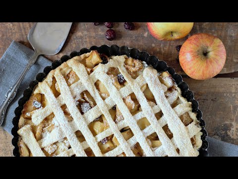 فيديو: طبخ مثلثات الرمل بالتفاح والزبيب والجوز