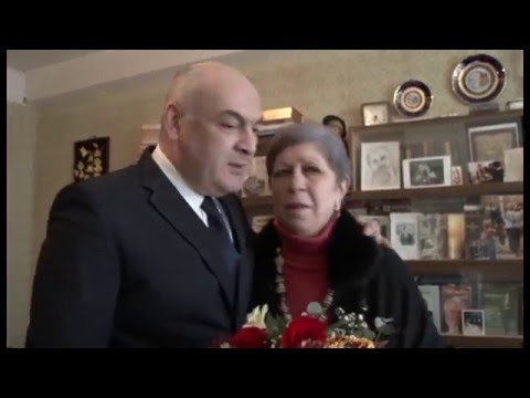 ირაკლი შიხიაშვილმა ქალთა დღე ვეტერან ქალბატონს მიულოცა