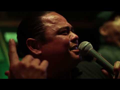 Irie Insulation (live @ Mulligan's Maui 8-6-2022)- Bengali Arkangel w/riddim looped by Dylan Keawe