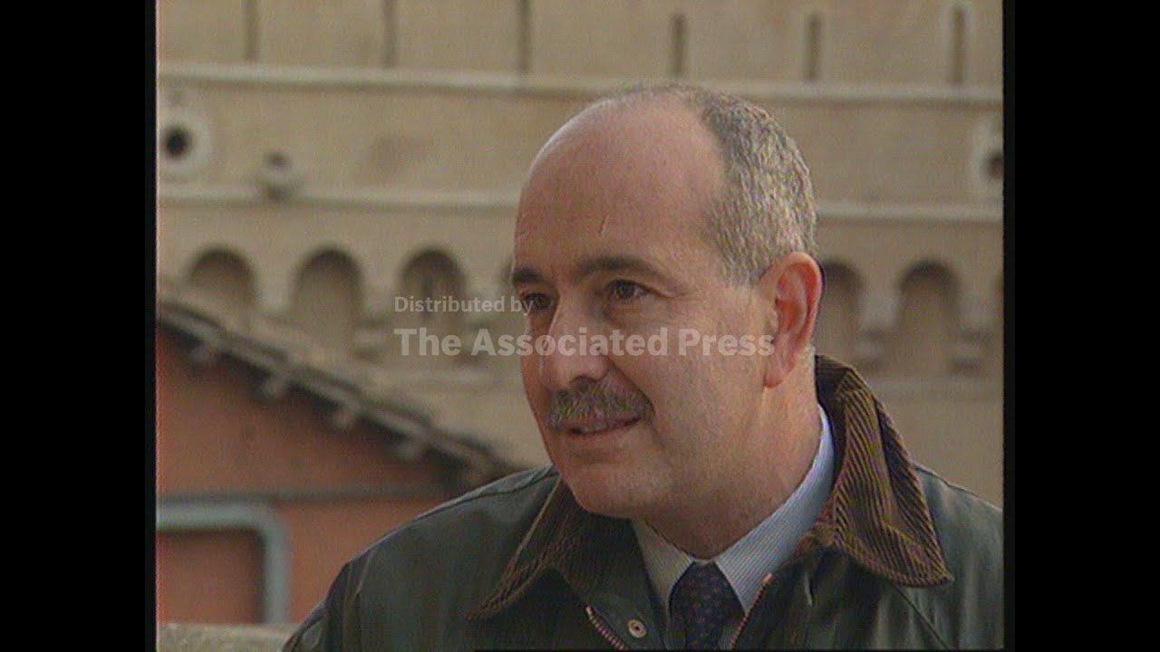 ITALY: GIANFRANCO FINI STARTS EUROPEAN TOUR