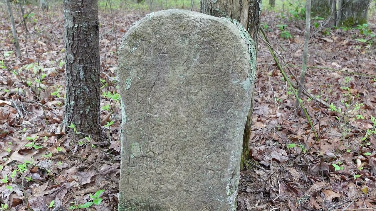 Hiking Off Trail in Big South Fork to Find Old Cemeteries and Homesites
