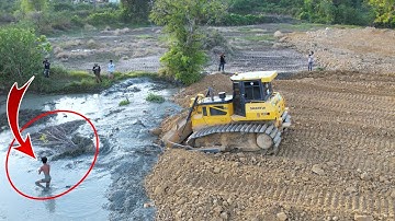 Amazing Skills Operator Dozer SHANTUI Technique Process Landfilling With Dump Truck Delivery Soil