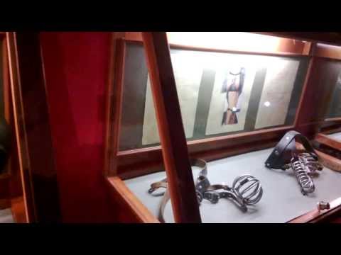 Video: Kdo Zaútočil Na Muzeum Erotiky