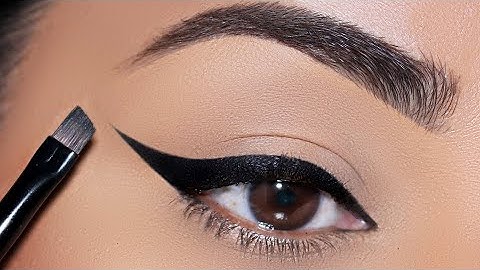 This Easy Winged Eyeliner Trick Will Blow your Mind!