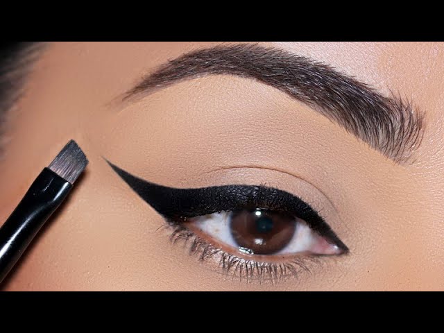 This Easy Winged Eyeliner Trick Will Blow your Min...