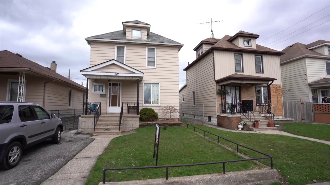 882 Elsmere Windsor Ontario House Tour 179,900 YouTube