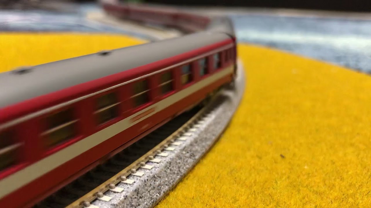 Minitrix SNCF "le Capitole" BB9200