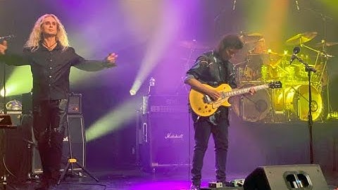 Steve Hackett - Genesis - Dance On A Volcano