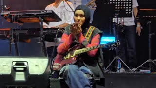 Download Lagu SALMA SALSABIL geli sendiri dan malu main gitar elektrik. at pestapora 2025 MP3 Download Lagu SALMA SALSABIL geli sendiri dan malu main gitar elektrik. at pestapora 2025 MP3