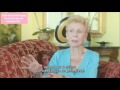 Louise Hay haciendo tapping Técnicas de Liberación Emocional