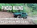 PINDAD MAUNG BUPATI PESISIR BARAT MENEROBOS JALAN LICIN BERLUMPUR