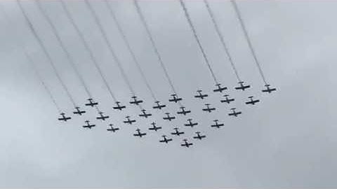 30 Vans Aircraft Formation Vs. Justin Inman IN a RV 12 Pilot Oshkosh WI