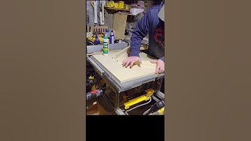 Build a miter sled for the table saw #shorts #diytools