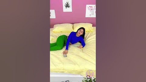 OMG She was so scared!🤣 || CRAZY PRANK with a hole in the mattress #shorts
