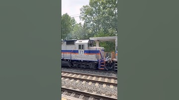 Marc train 433 Arrives and departs BWI Airport with GP-39 71 Trailing