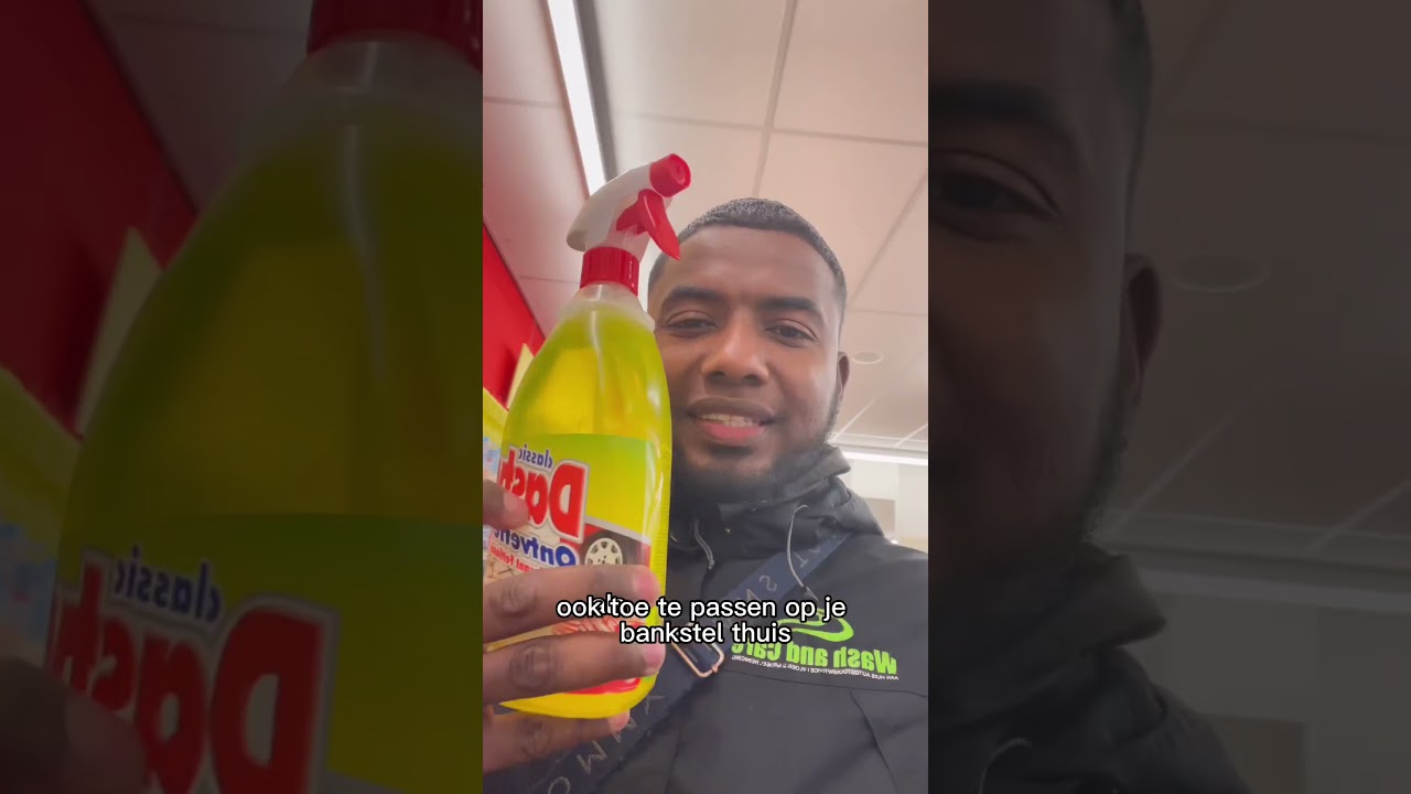 Een vlek uit je bankstel thuis of in de auto verwijder je zo zonder tools 