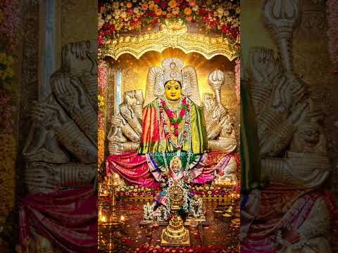 ఆమె చిరునవ్వులో శాంతి… ఆమె చూపులో అనంతమైన కరుణ🙏🏻. భద్రకాళి శరణం మమ 🙏🏻
