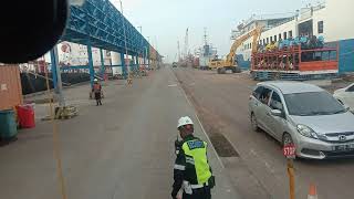 Truk malaba..muat batu bara d Marunda center..