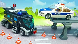 Видео для детей с игрушками Плеймобил Герои в масках. Полицейские машинки Школьный автобус онлайн.
