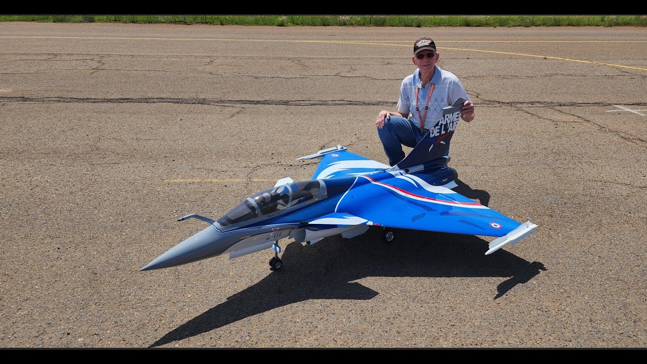Stunning RC Rafale Jet at the Swartkop TOP GUN event, flown by André ...