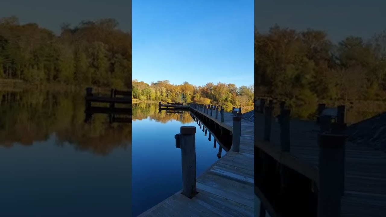 Bailey Park in Autumn | Columbia, Maryland, USA