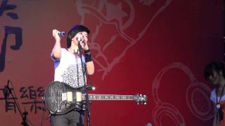 20111008高雄大彩虹音樂節 京煜四度空間+看卡片.MTS