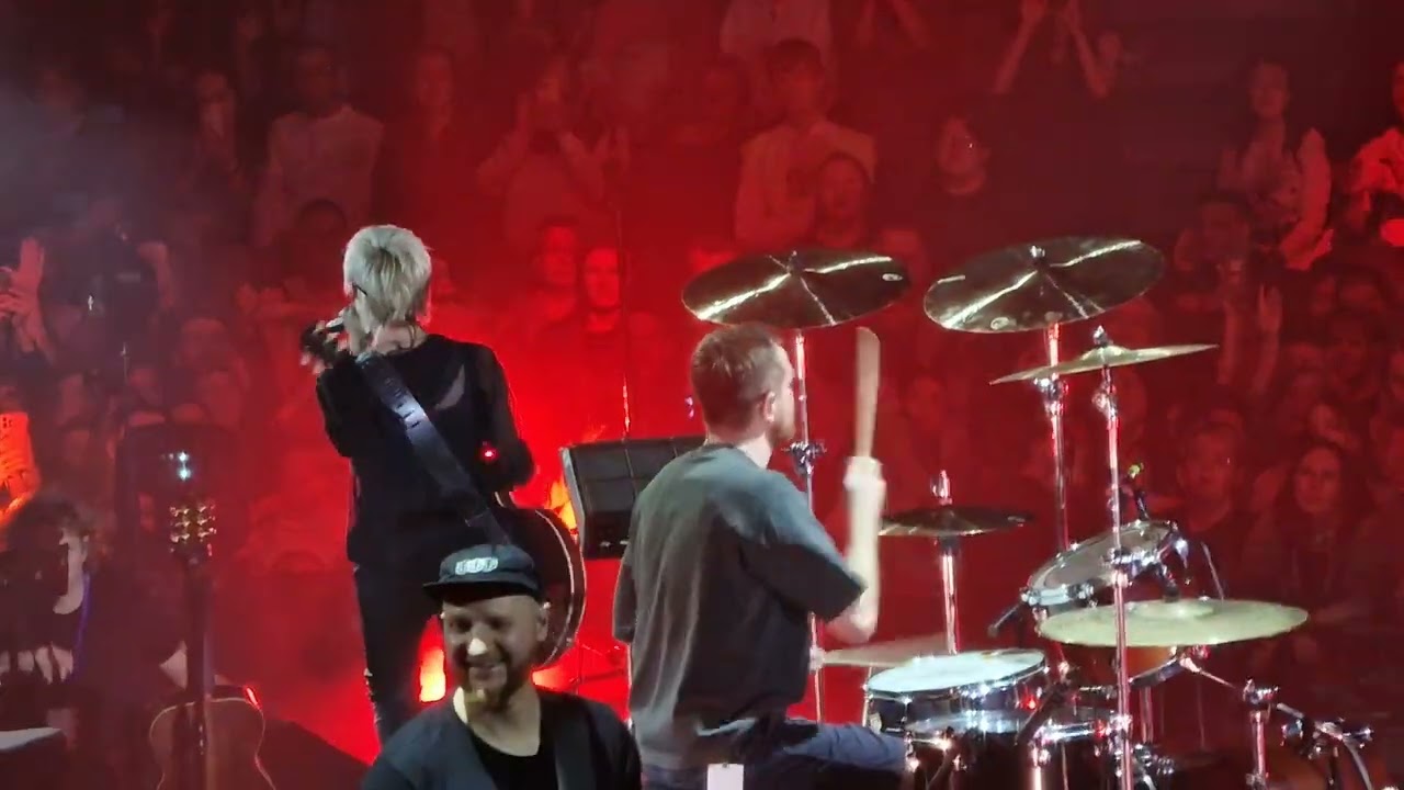 Диана Арбенина и ночные снайперы  (Екатеринбург, ДИВС 22.10.22) - катастрофически